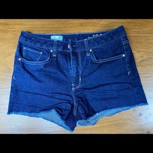 Gap size 26 shorts.